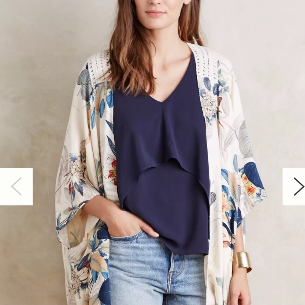 Roffe Anthropologie one size Floral kimono Cream and Blue